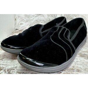 BZEES Shoes Slip‎ On Women’s 11 M Allure Black Fabric Comfort Round Toe Velvet